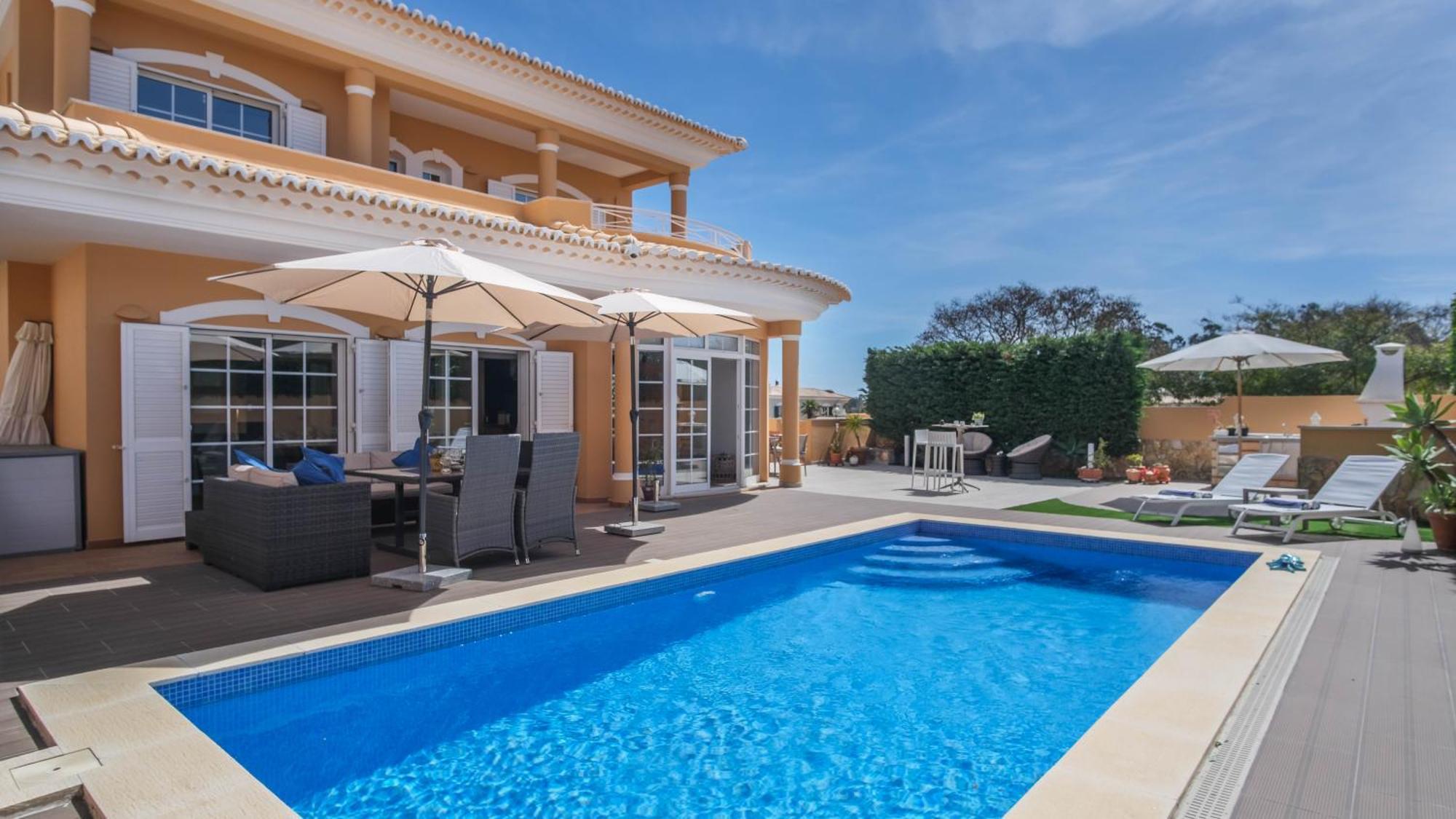 Villa Canto Do Sol # 4 Bedroom *